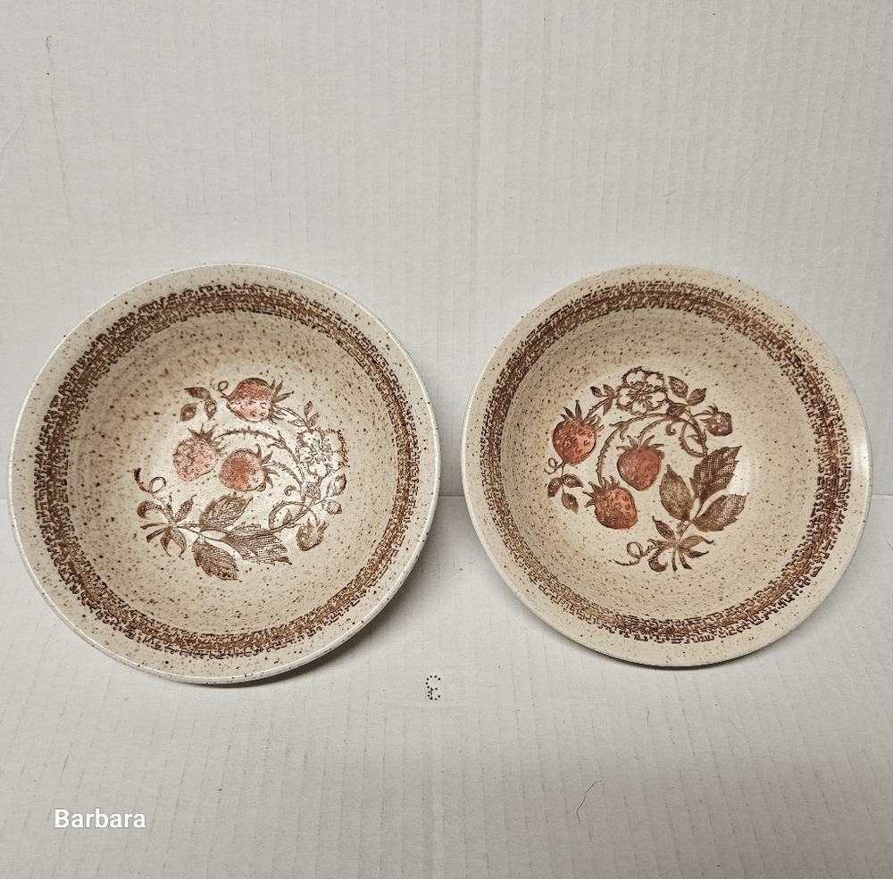 Vintage 70s Churchill Homespun Stonecast "Wild Strawberry" Plates (2)